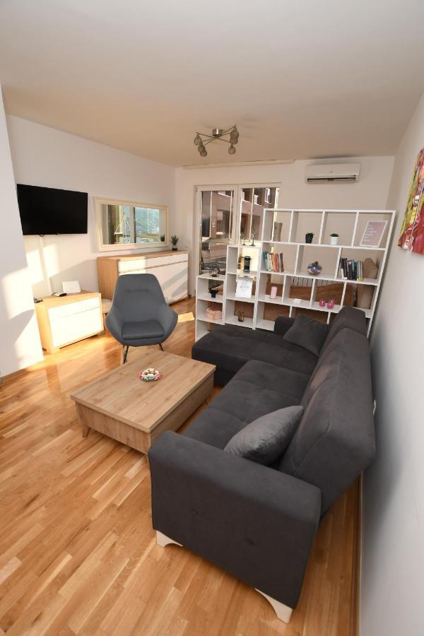 Sky Way Studio Apartment Saraievo Exterior foto